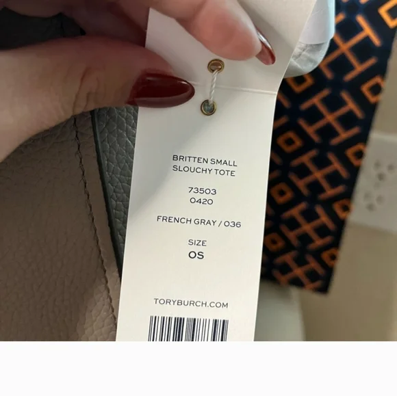 Tory Burch Britten Small Slouch - Picture 2 of 5